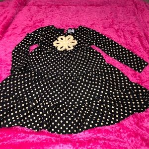 Girls size 6 dress embellished w/ yellow flower